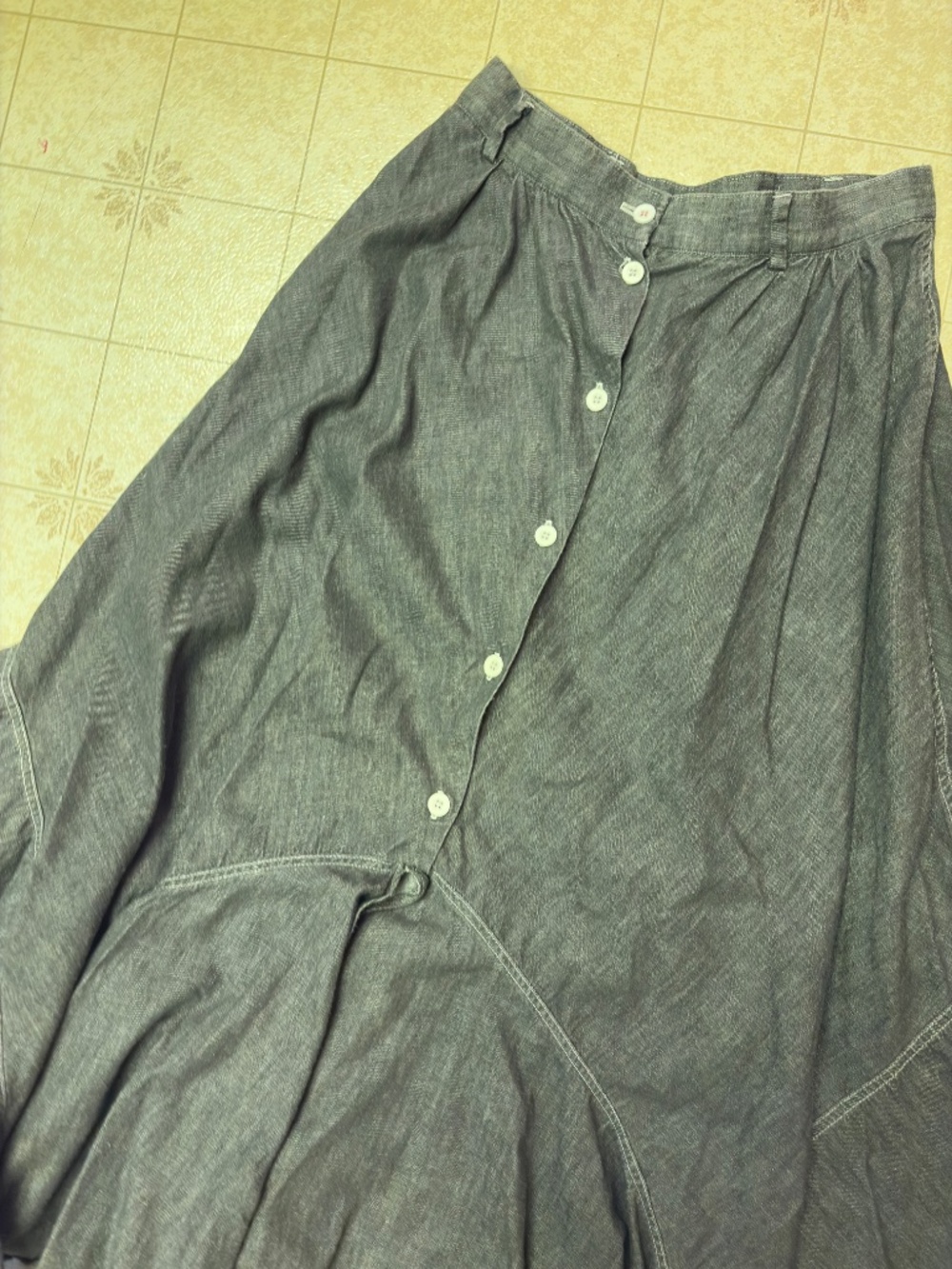 Women's Dark Gray Button-Front A-Line Maxi Skirt - Picture 4 of 4